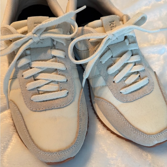 Women's Kizik Slip on Sneakers - Picture 3 of 11